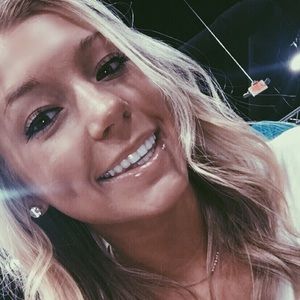 Meet your Posher, Anna castle